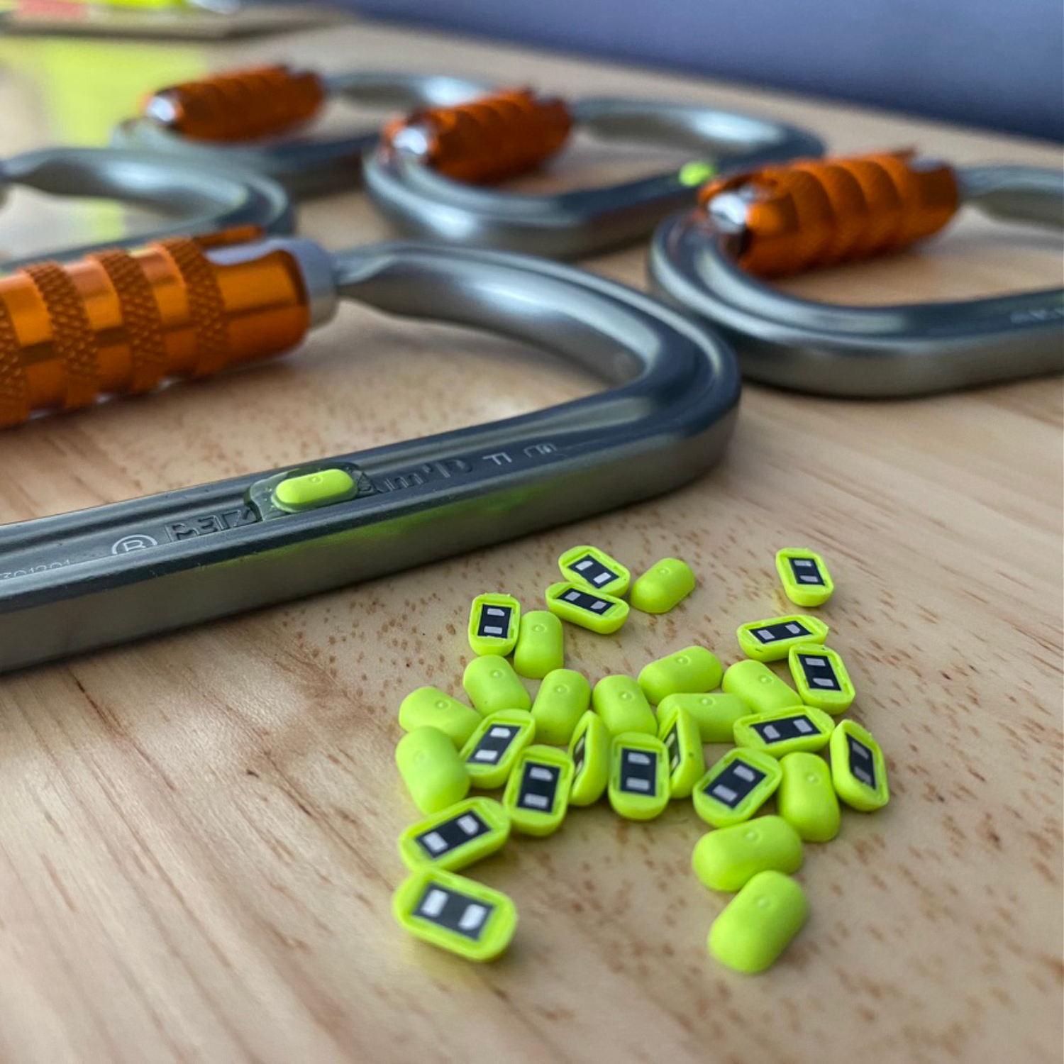 Carabiner / Connector Tags